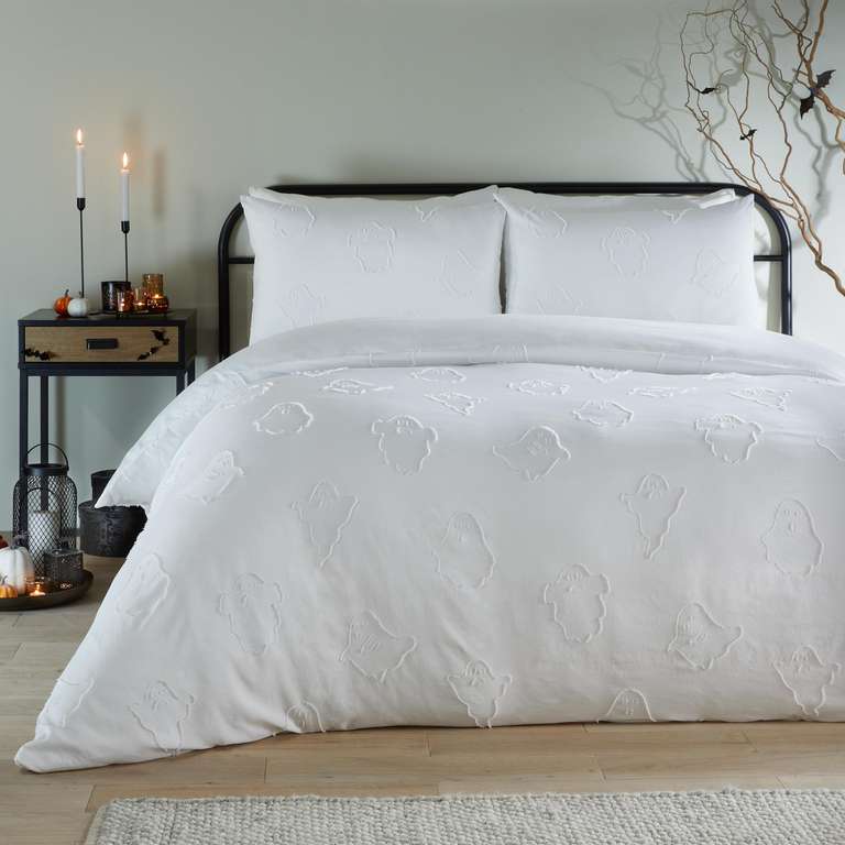 furn. Duvet Day Ghostly Ghouls Duvet Cover Set – Ultra Soft Touch Tufted Halloween Bedding (White - Double)
